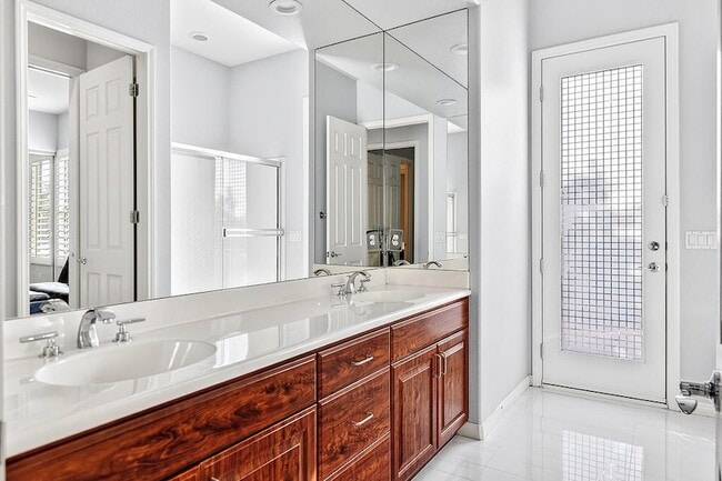 Building Photo - 5 Curie Ct