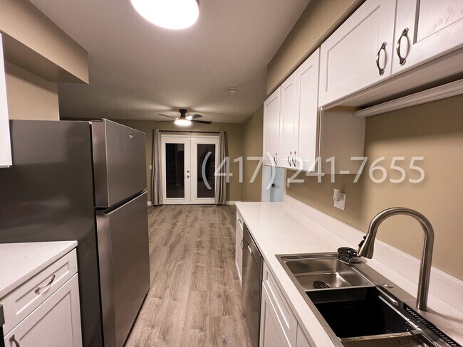 Building Photo - 3016 W Roxbury St