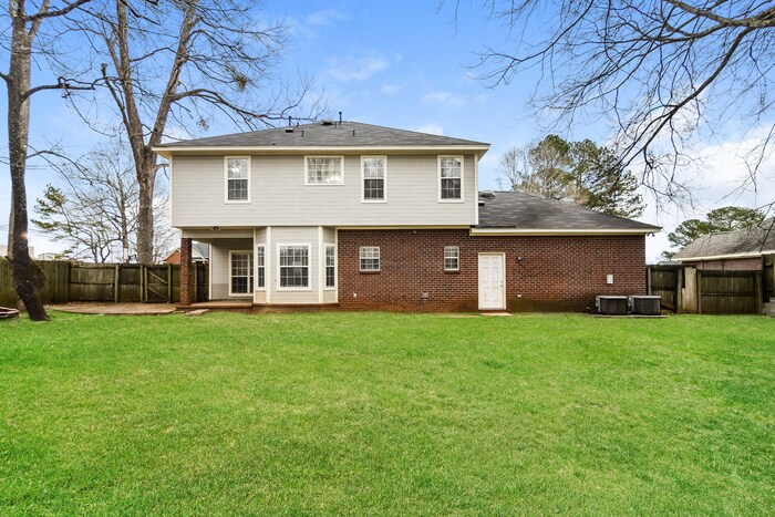 Building Photo - 1303 Dorchester Dr