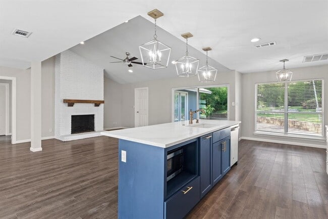 Building Photo - 2505 Wilke Dr
