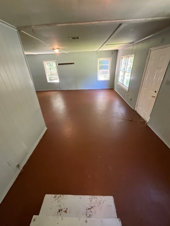 Building Photo - 6500 Henderson Ave