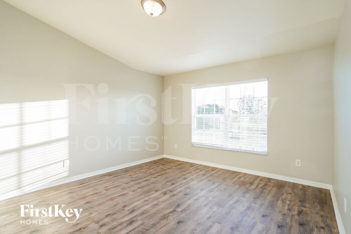 Building Photo - 2018 NW 9th Pl