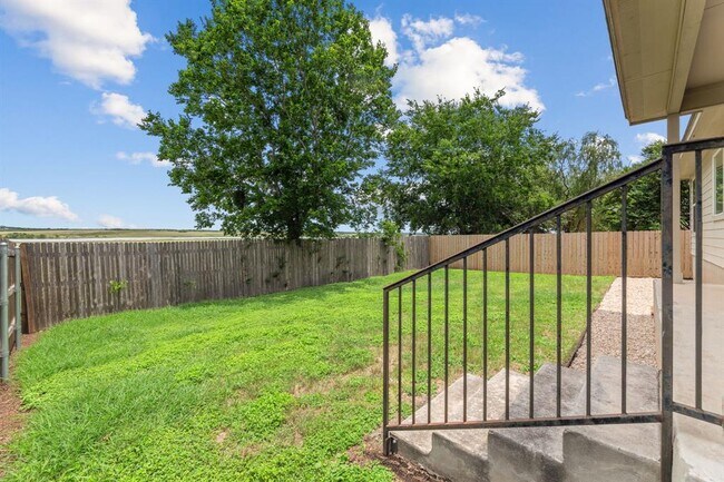Building Photo - 410 Brazoria Trail