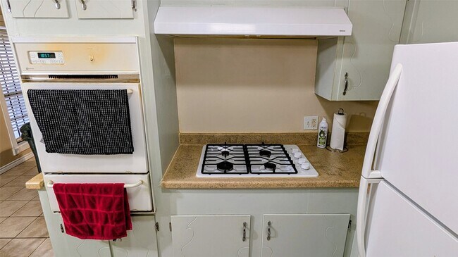 Building Photo - 10227 Gulf Meadows Dr