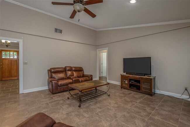 Building Photo - Available Now in Beautiful Southern Hills!