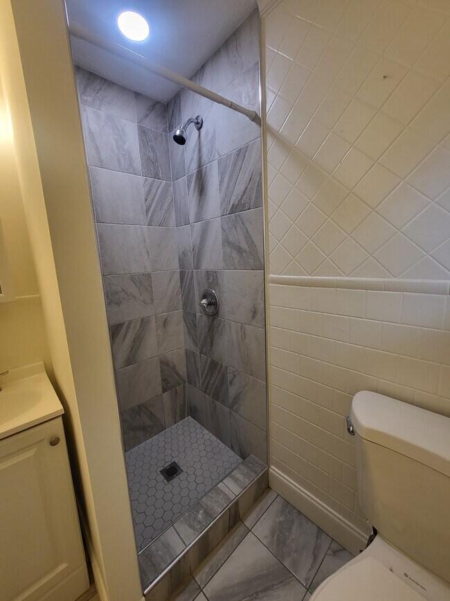 Building Photo - 4833 Belair Rd