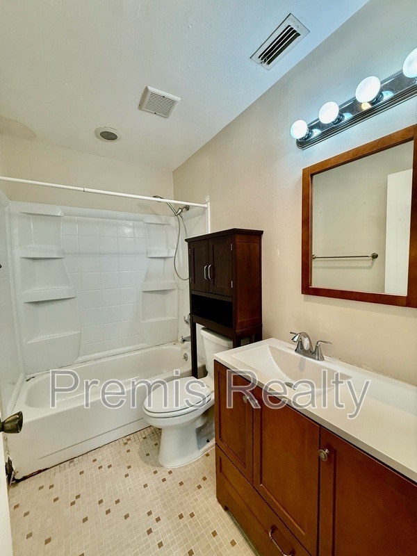Building Photo - 2931 Bough Ave