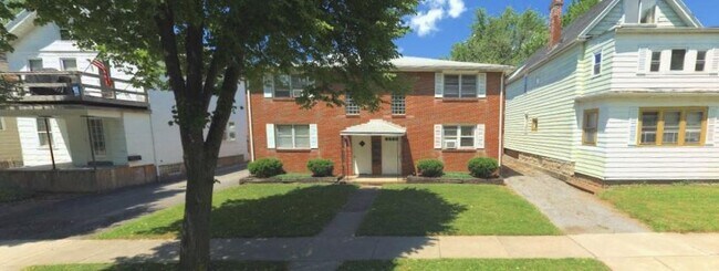 Building Photo - 151 Tyler St