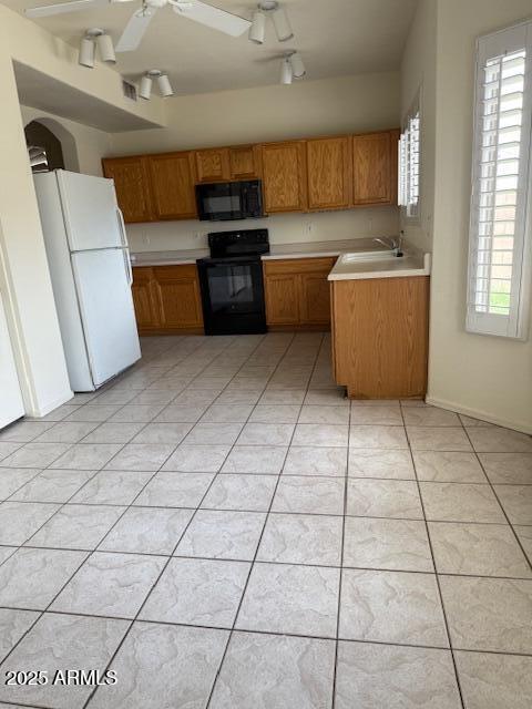 Building Photo - 6431 W Desert Hollow Dr