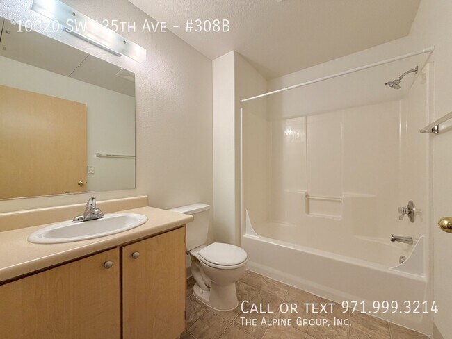 Building Photo - 10020 SW 125th Ave