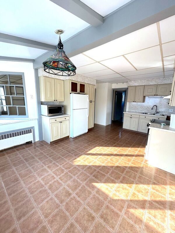 Building Photo - 22 Maple Terrace