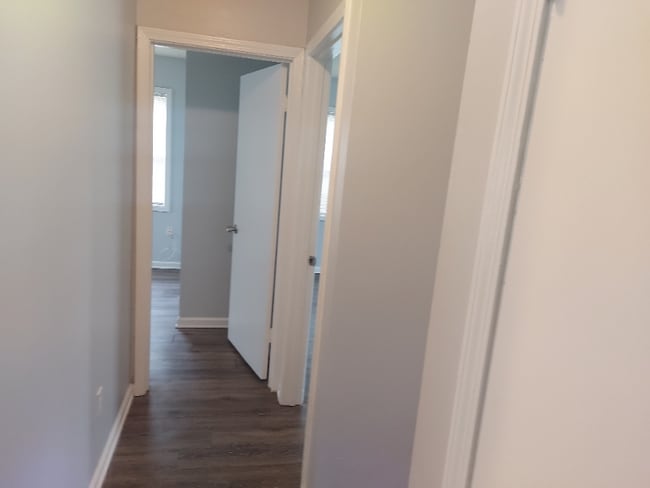 Building Photo - 797 Cavalier Dr