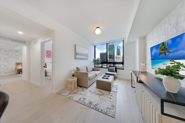 Building Photo - 225 N Miami Ave