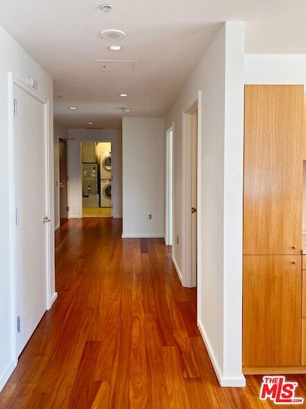 Building Photo - 1155 S Grand Ave