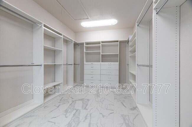 Building Photo - 335 Charon Point