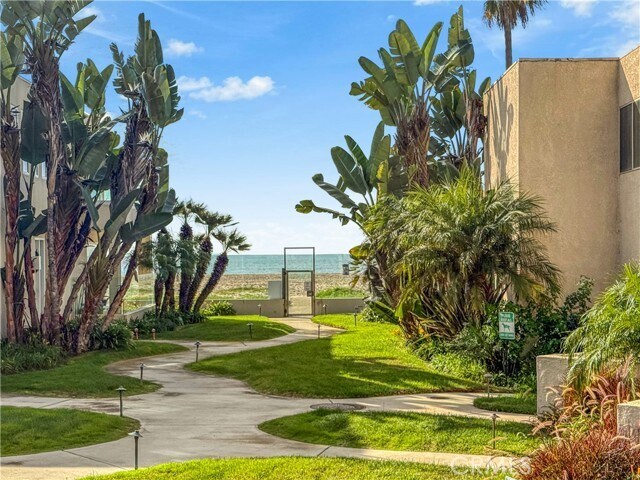 Building Photo - 7301 Vista Del Mar