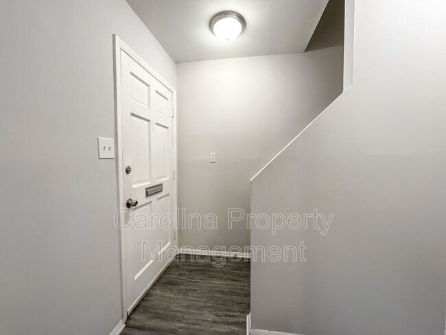 Building Photo - 951 Hollywood St