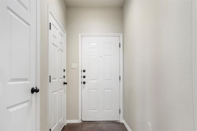 Building Photo - 533 Jack Rabbit Ln