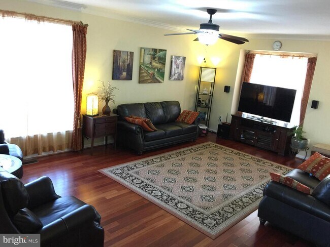 Building Photo - 22572 Maison Carree Square