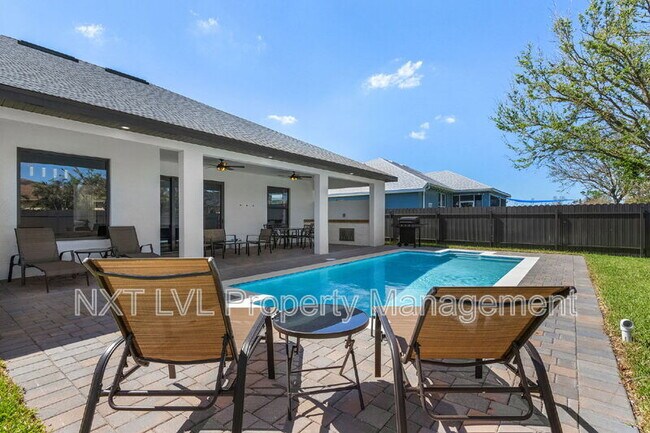 Building Photo - 1925 SW 3rd Terrace