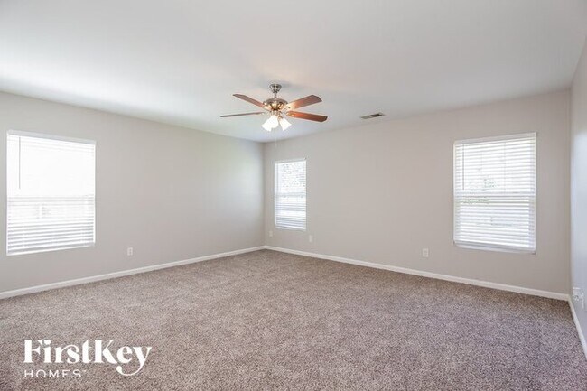 Building Photo - 2826 Cartesian Dr