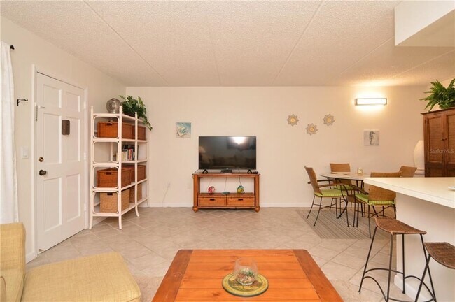 Building Photo - 12760 Indian Rocks Rd