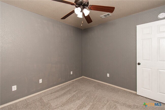 Building Photo - 3200 Alamocitos Creek Dr