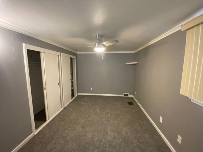 Building Photo - Beautiful 4-Bed, 2 Bathroom North Olmsted OH