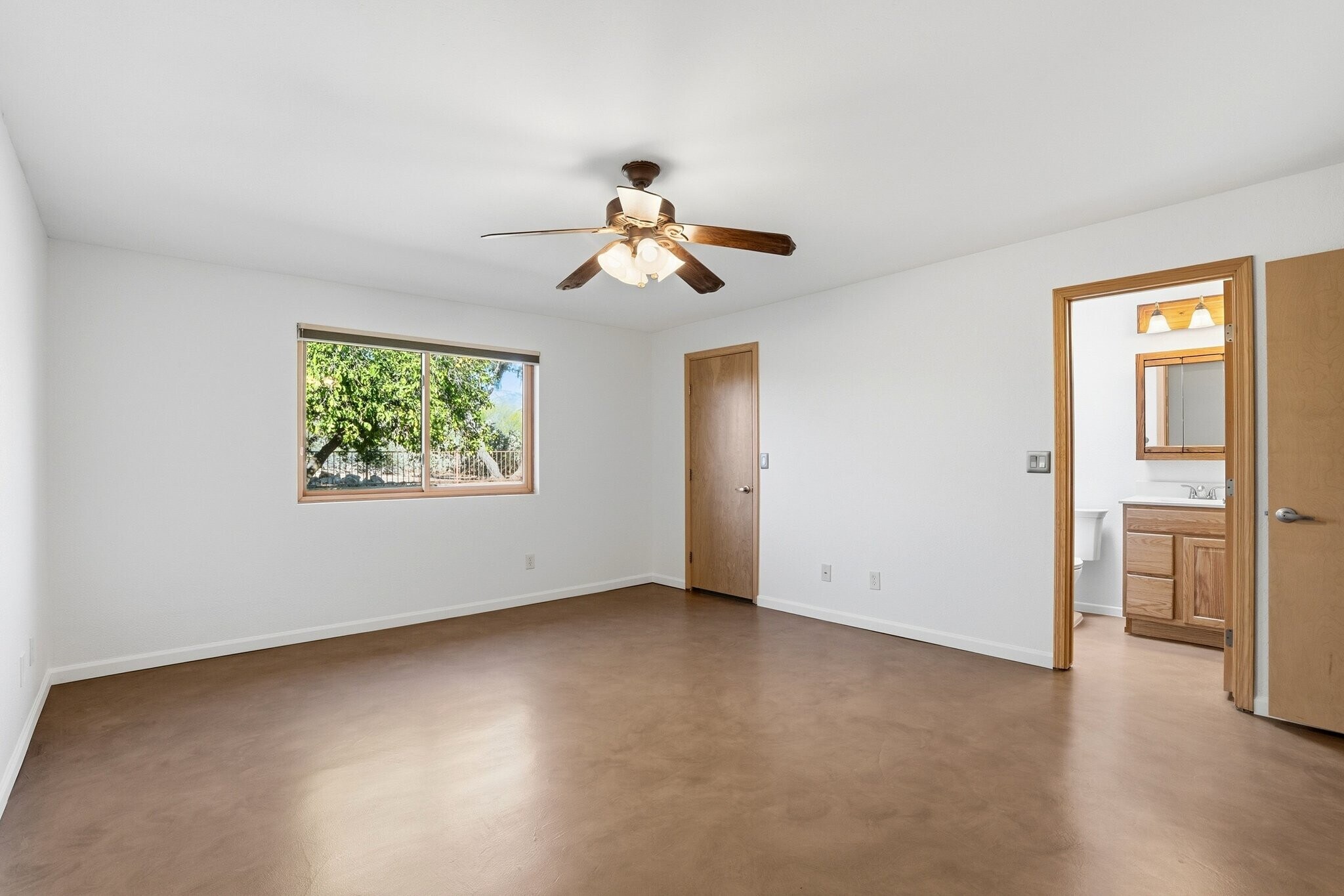 Building Photo - 11910 N Joi Dr