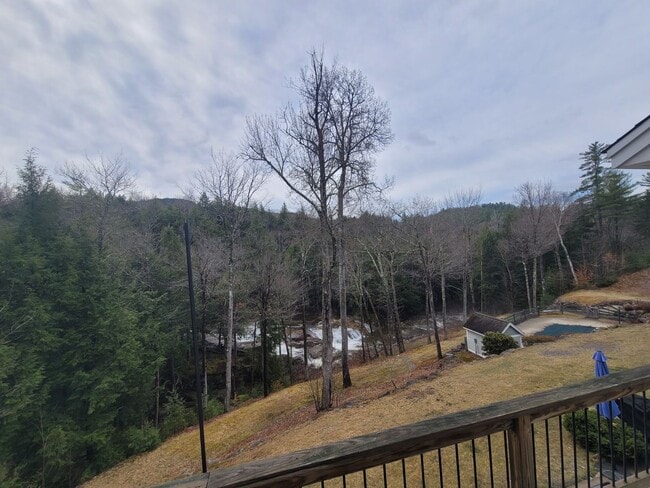 Building Photo - 6 month SUMMER SEASONAL on the River - $500 DISCOUNT!! - $2400/mo 2 bed 2 bath available now!