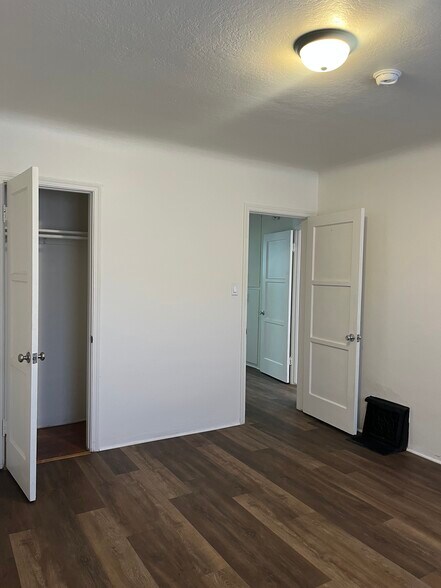 Building Photo - 3520 W 39th St