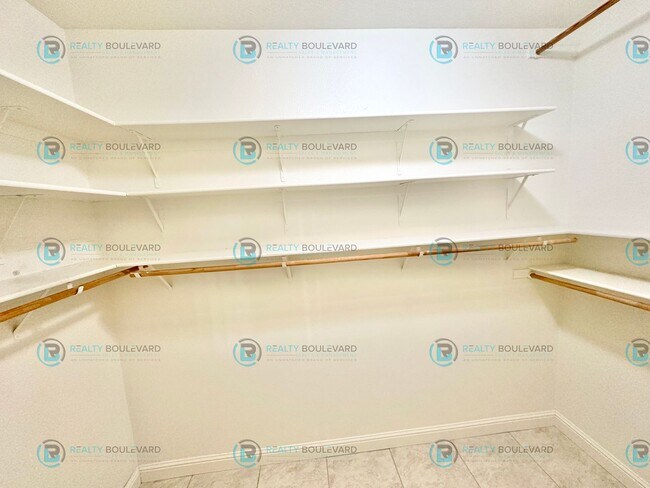 Building Photo - Beautiful 3 Bedroom, 2Bath, 3 Car Garage home in South Reno With Large Back Yard and Hot Tub!