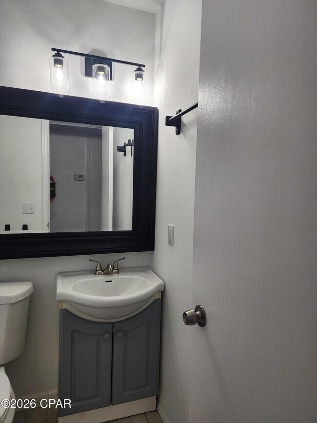 Building Photo - 1804 Arthur Ave