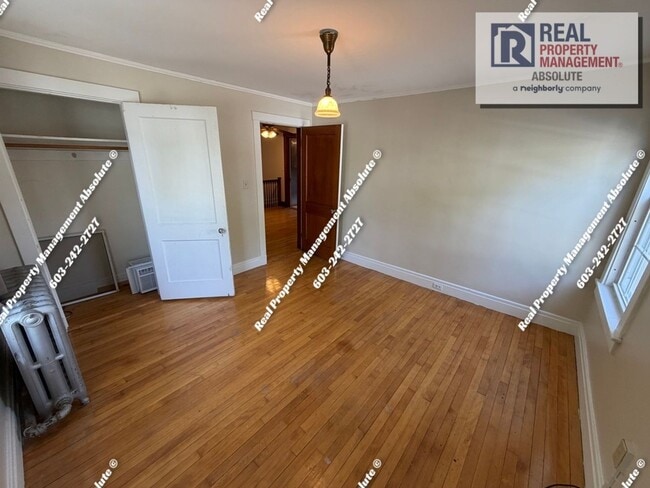 Building Photo - Bright & Updated 3-Bed in Manchester’s East Side