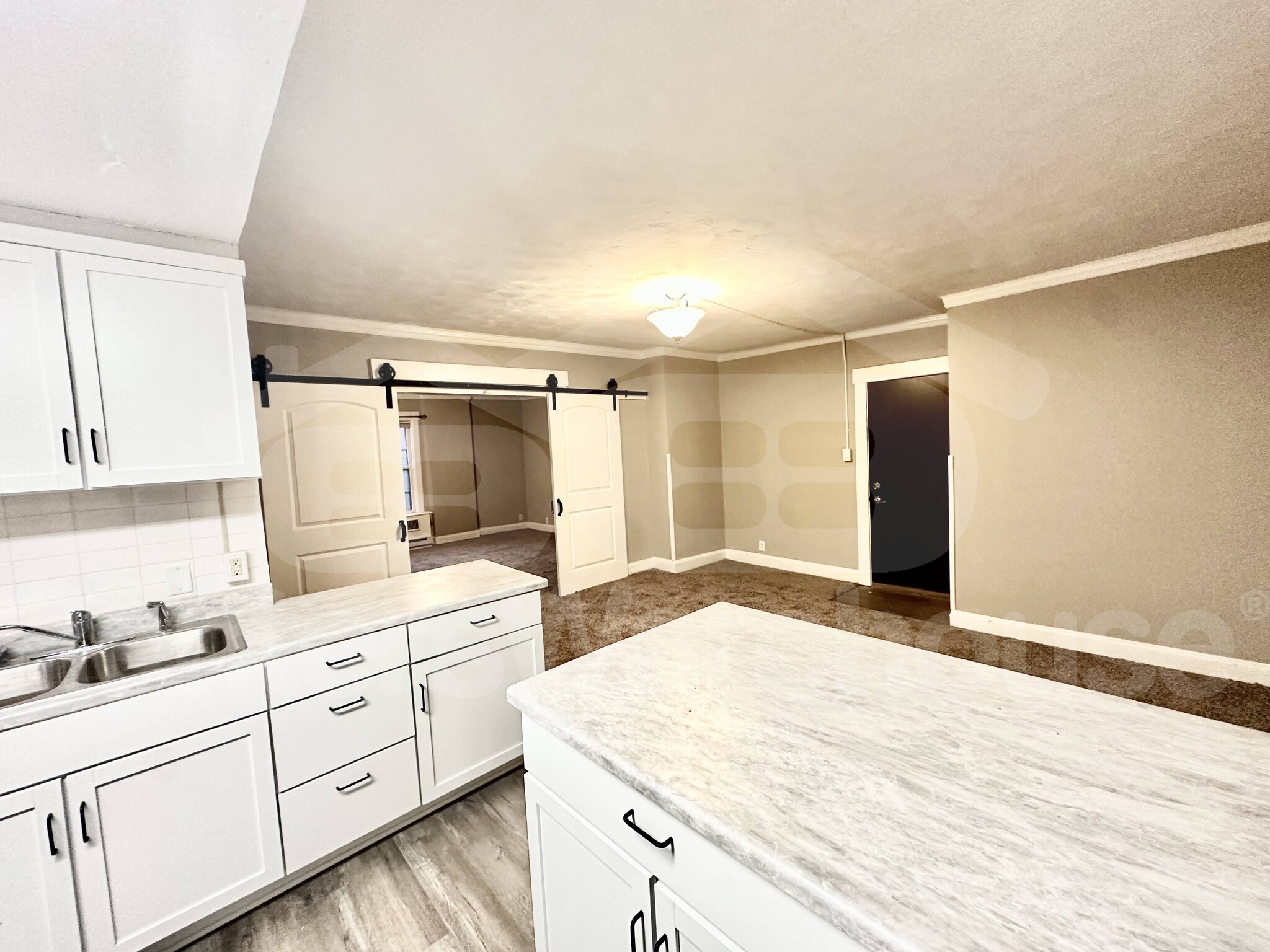 Building Photo - 2500 Grand Ave