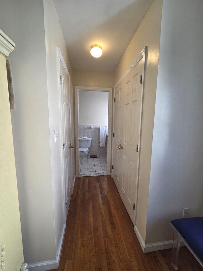 Building Photo - 444 N Terrace Ave