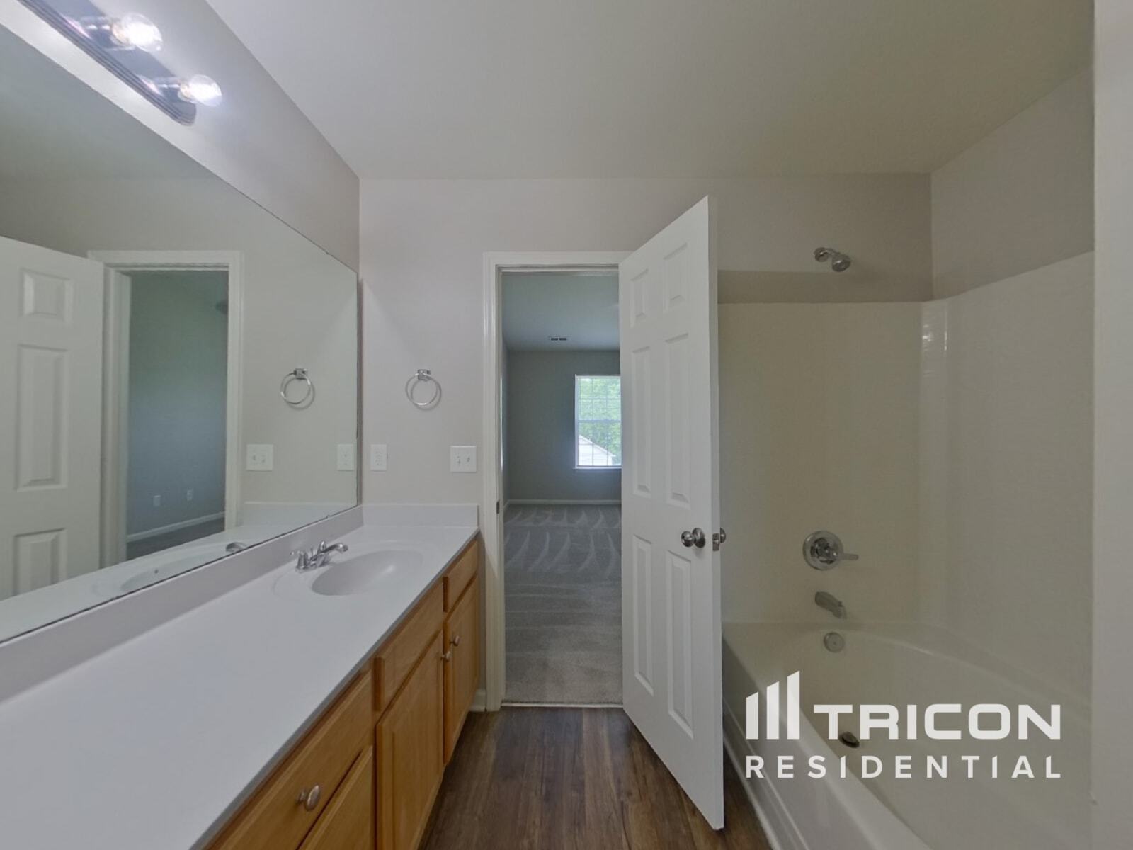 Building Photo - 1513 Crandon Dr