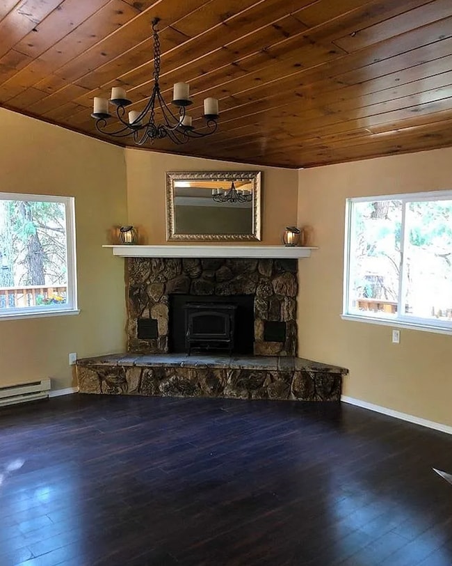 Building Photo - Spacious Twain Harte Sanctuary: Expansive 4-Bedroom Home with Solar Included!