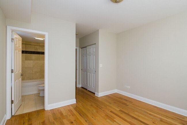 Building Photo - 6501 N Claremont Ave