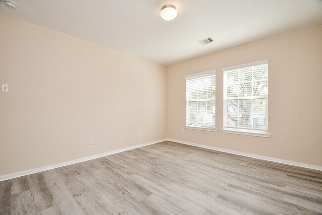 Building Photo - 10439 Lauren Creek Dr