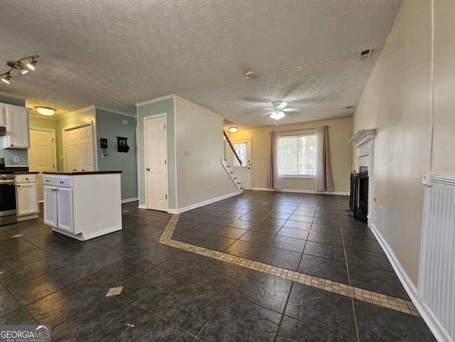 Building Photo - 611 Lora Smith Rd