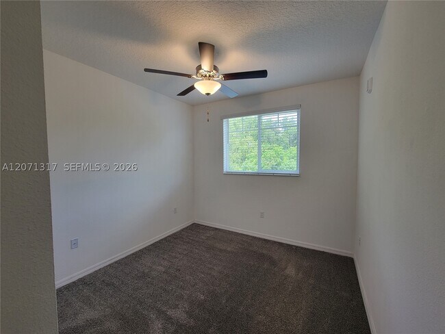 Building Photo - 8247 Tanager Sq