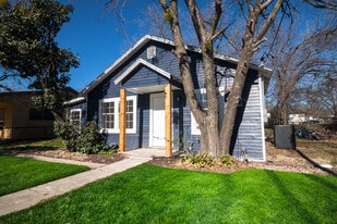 Building Photo - 981 W Oak St