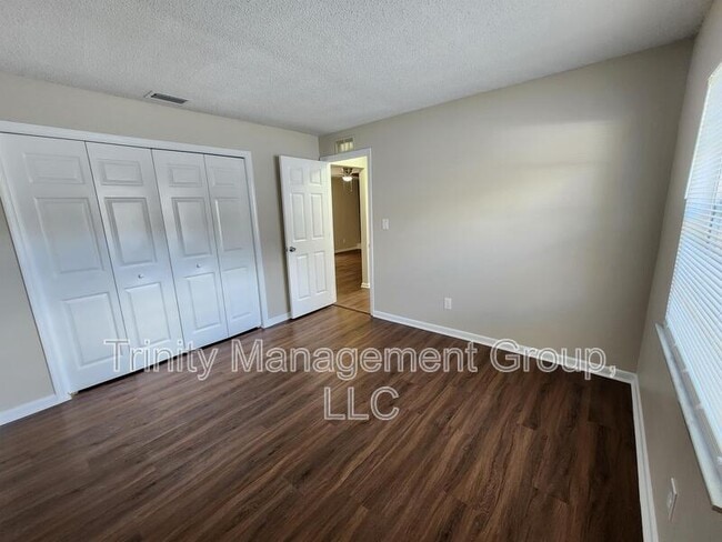 Building Photo - 17531 Brandywine Dr