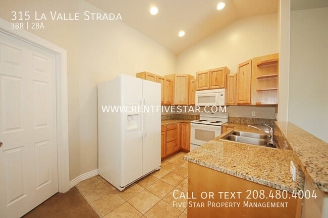 Building Photo - 315 La Valle Strada