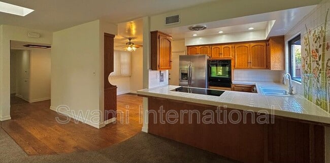 Building Photo - 1820 Avenida Estudiante