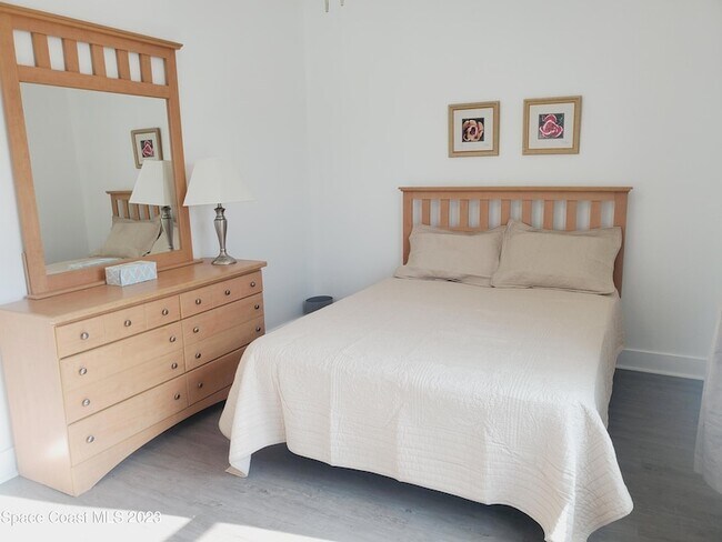 Building Photo - 933 Paddleboard Ct