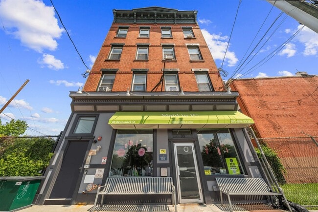 Building Photo - 88 Brunswick St