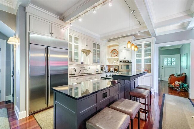 Building Photo - 868 Rosedale Rd NE