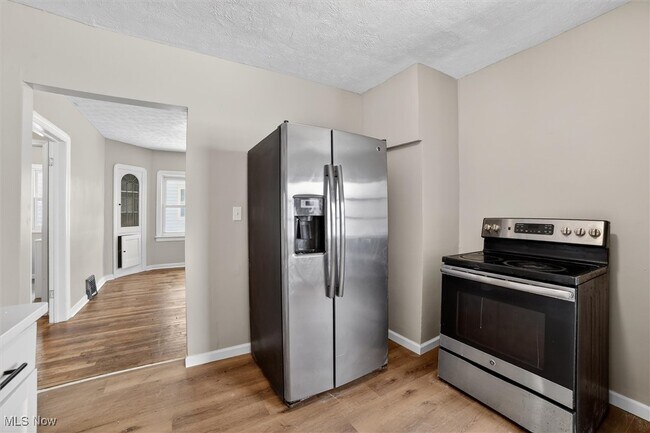 Building Photo - 4977 E 90th St